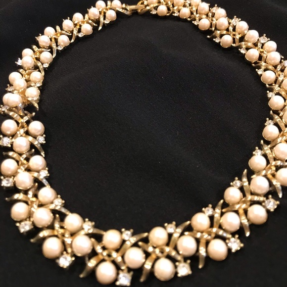 Vintage Jewelry - Beautiful pearl and rhinestone choker